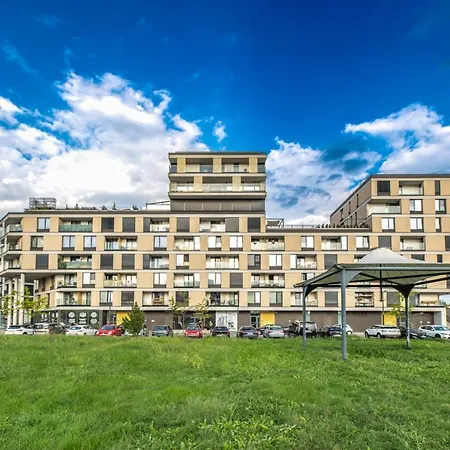 Nova Karolina, Center